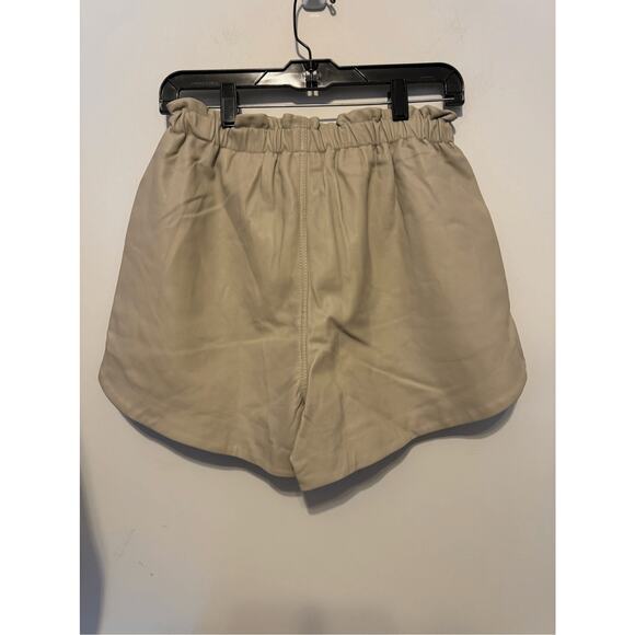Blank NYC Women's Vegan Leather Scalloped Hem Track Shorts Size 28 NWT - Picture 4 of 10